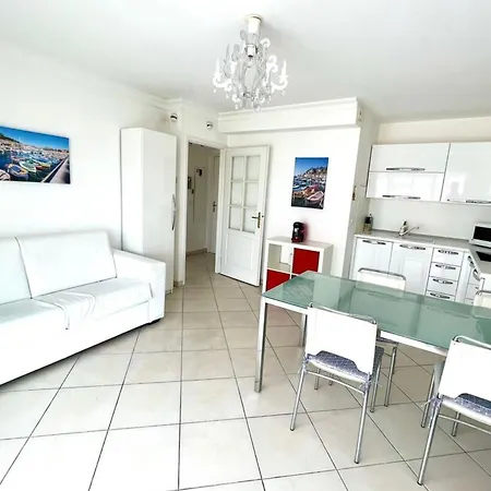 Juan Les Pins - 4 People - Near Sea - Swimming Pool Апартаменты *
