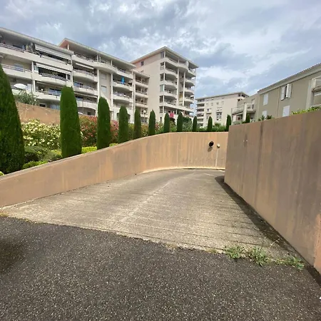 Апартаменты Juan Les Pins - 4 People - Near Sea - Swimming Pool Антиб