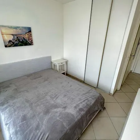 Apartment Juan Les Pins - 4 People - Near Sea - Swimming Pool